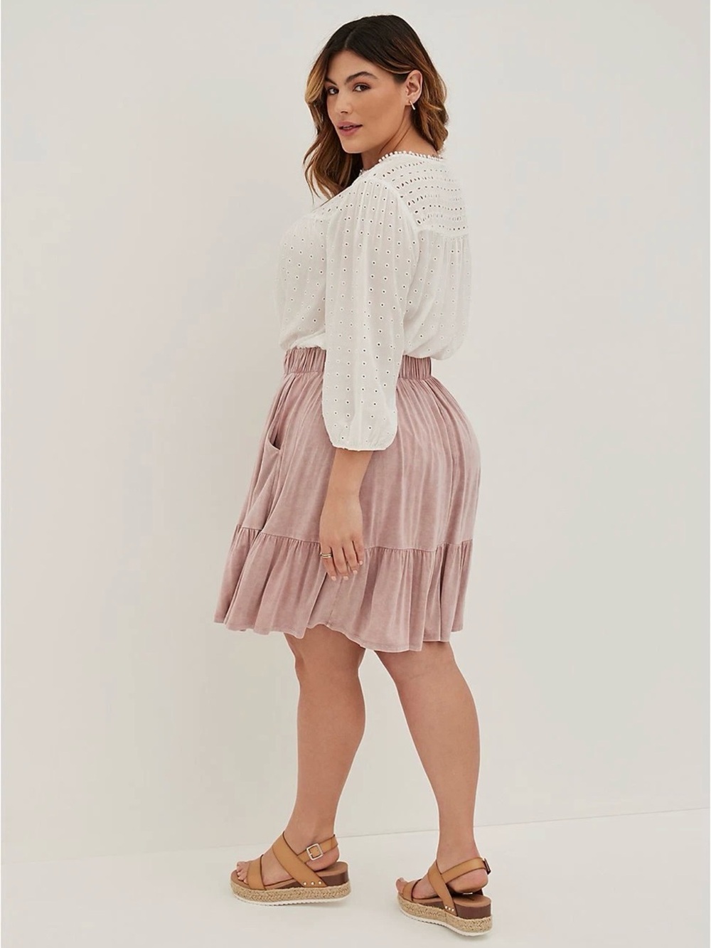 Torrid Super Soft Tiered Pink Mini/Midi Skirt with Pockets Size 2 (2x/18-20) - Picture 2 of 7